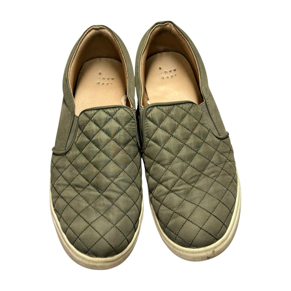 A New Day Green Suede Loafers Womens Size 11 Pointed Toe Flats - Picture 2 of 6